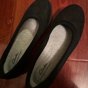 Clarks Ayla Low Slip-On Size 6